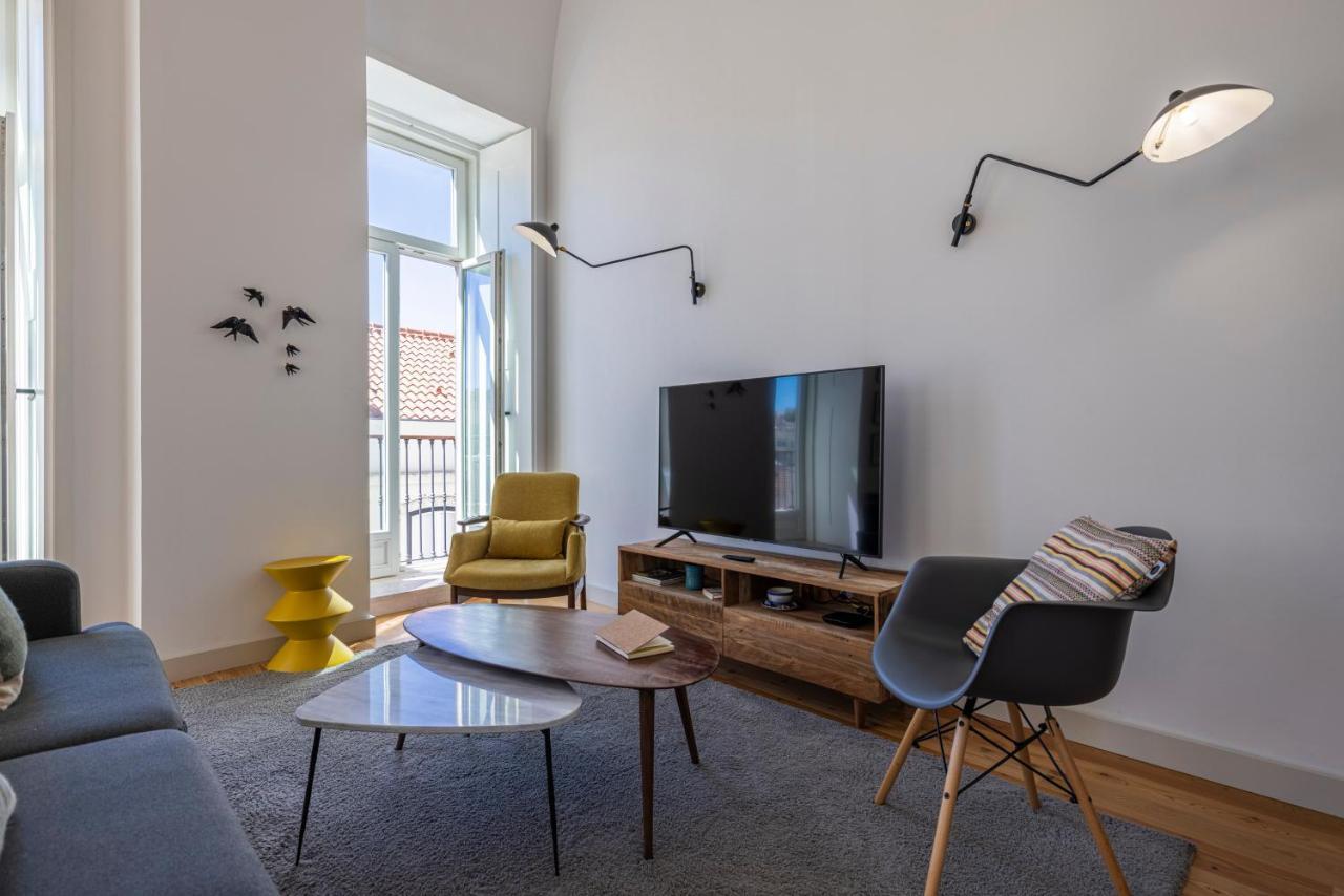 Glamorous 3Bdr Apartment In City Center By Lovelystay Лиссабон Экстерьер фото