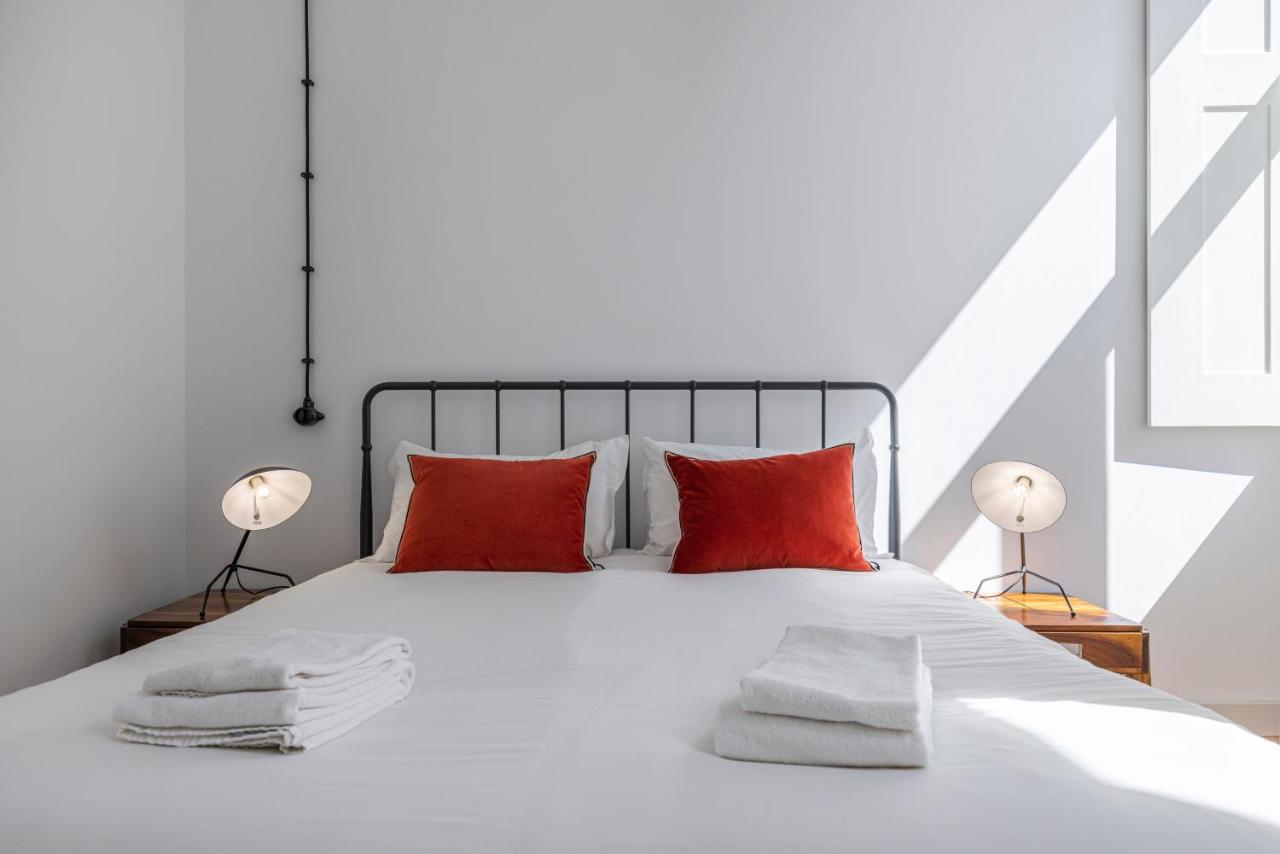Glamorous 3Bdr Apartment In City Center By Lovelystay Лиссабон Экстерьер фото