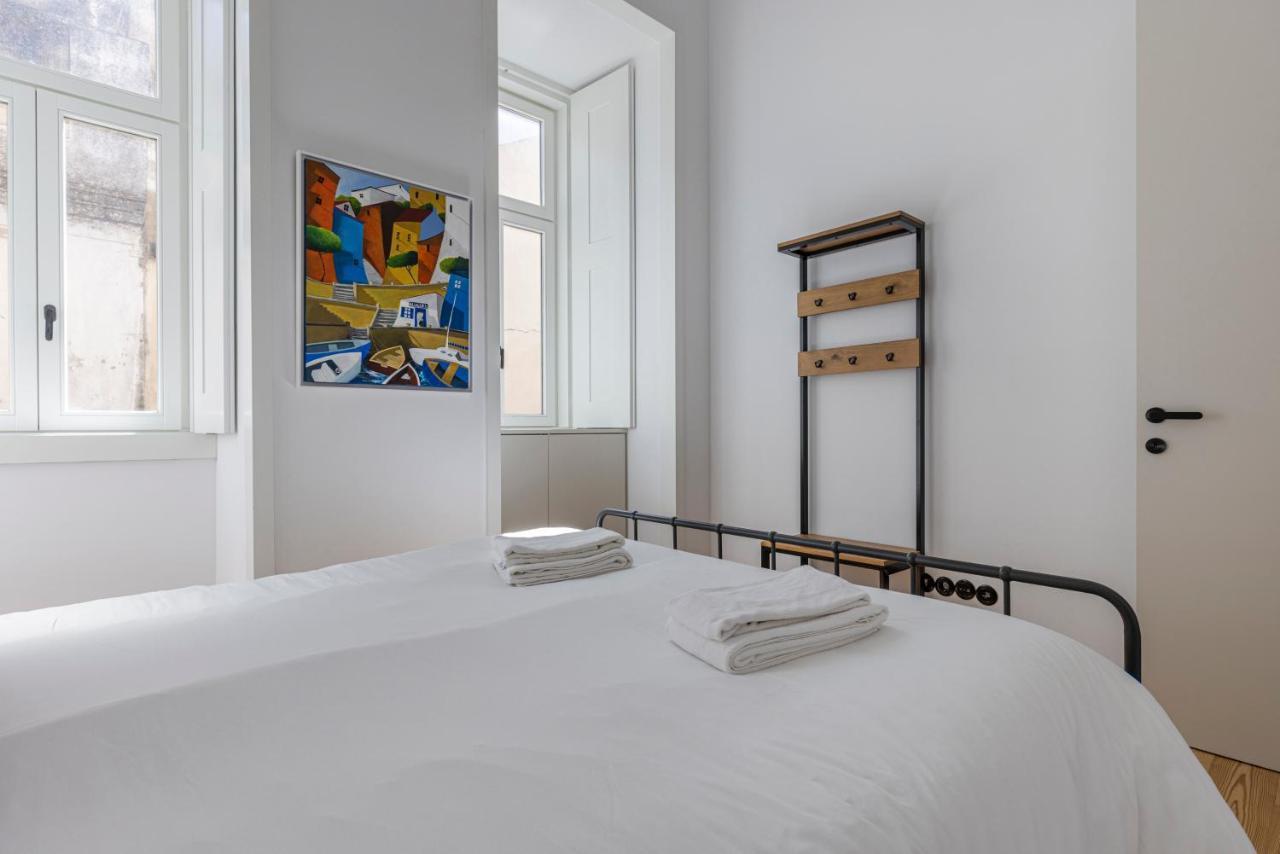 Glamorous 3Bdr Apartment In City Center By Lovelystay Лиссабон Экстерьер фото