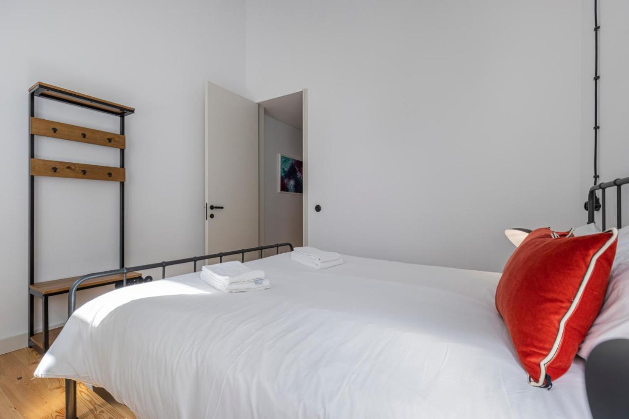 Glamorous 3Bdr Apartment In City Center By Lovelystay Лиссабон Экстерьер фото