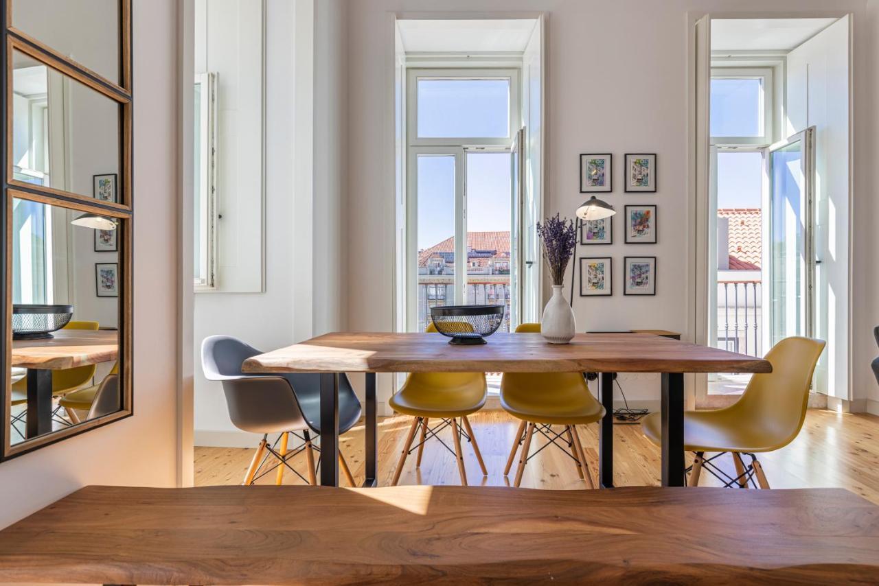 Glamorous 3Bdr Apartment In City Center By Lovelystay Лиссабон Экстерьер фото