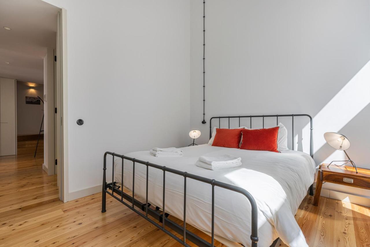 Glamorous 3Bdr Apartment In City Center By Lovelystay Лиссабон Экстерьер фото